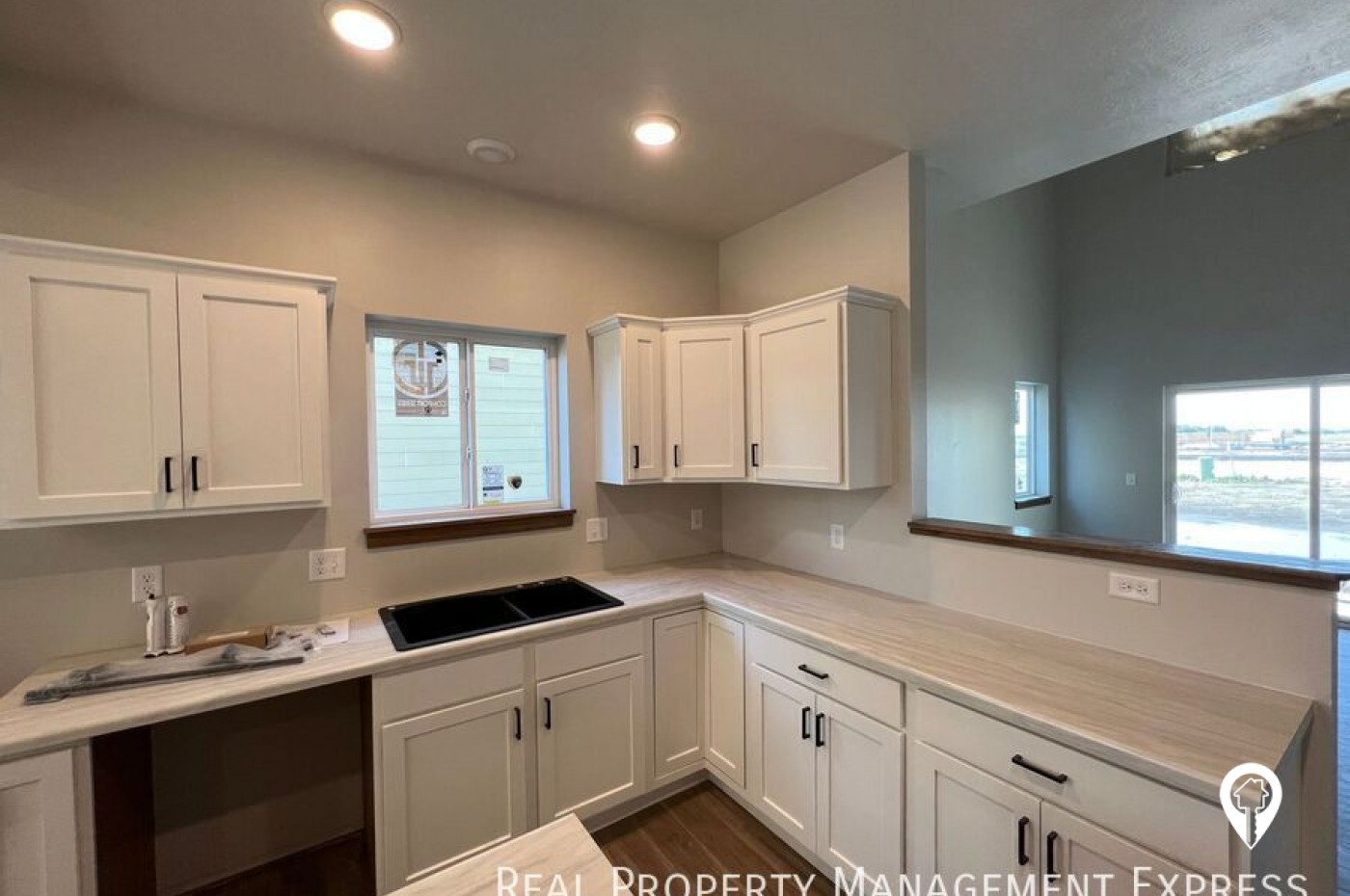 6160 S Alki Pl House