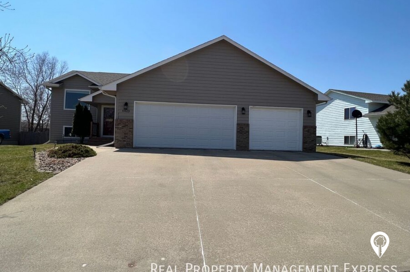 6423 W 54th St House