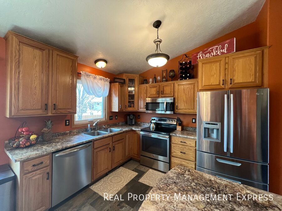 6423 W 54th St House