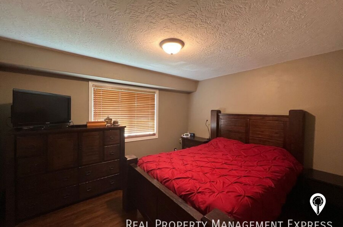 6423 W 54th St House
