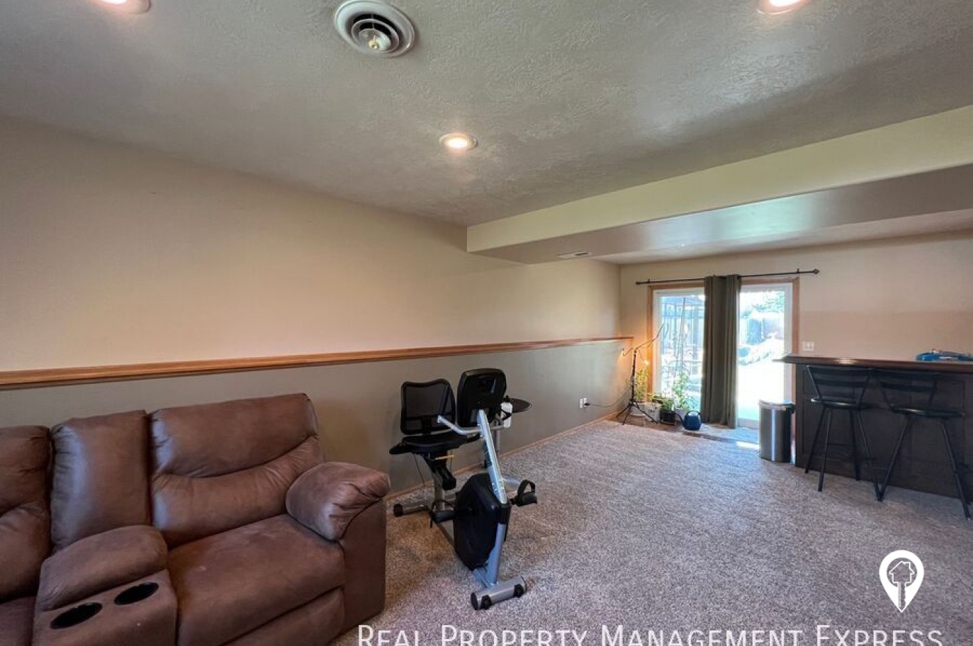 6423 W 54th St House