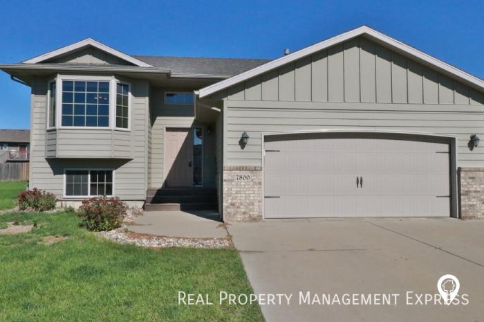 7800 W 55th St House