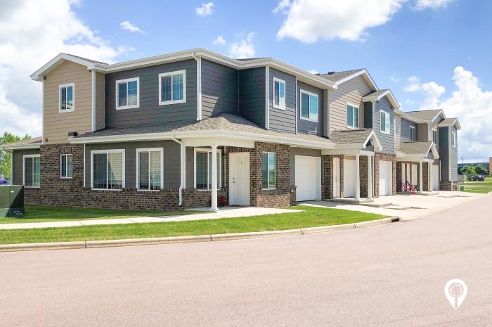Ellis Court Apartments