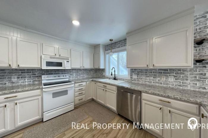 6600 W 61st St House