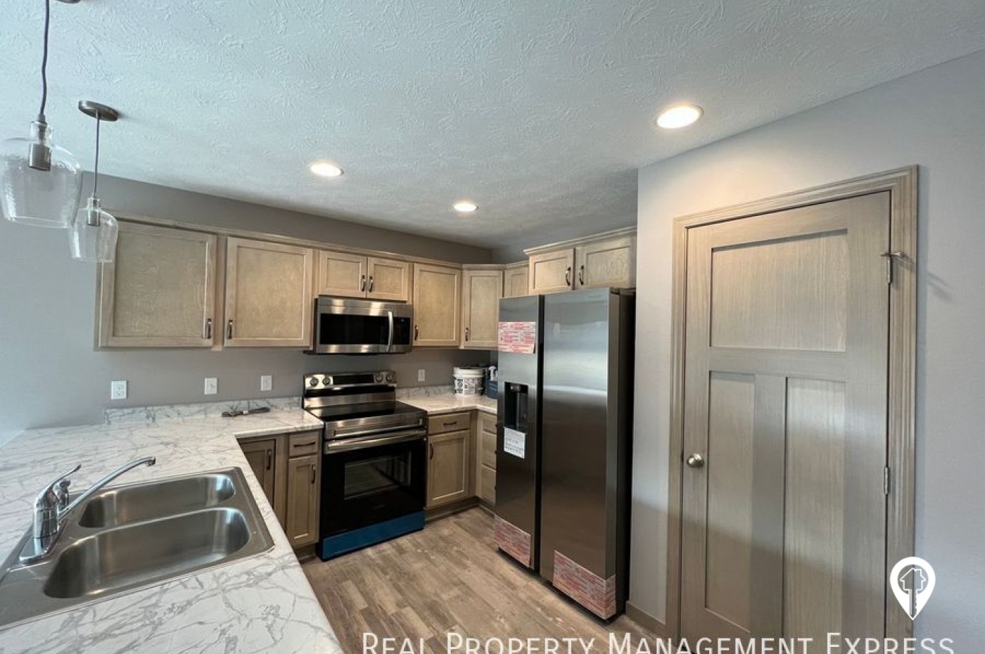2114 S Ronsiek Ave Townhome
