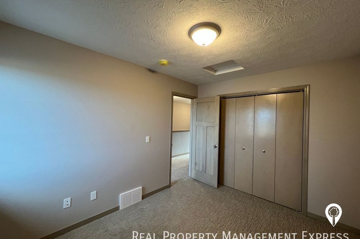2114 S Ronsiek Ave Townhome