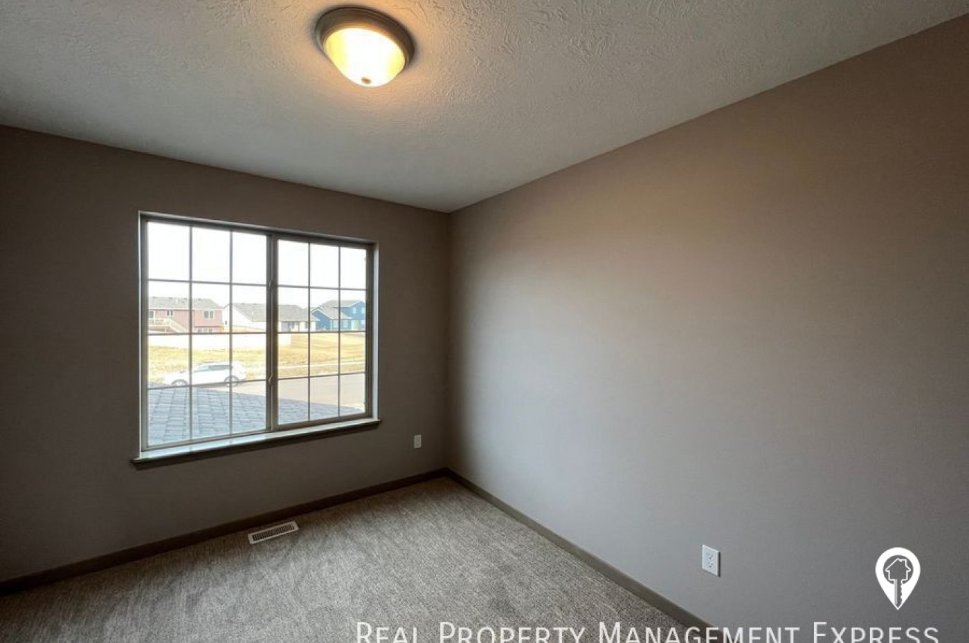 2114 S Ronsiek Ave Townhome