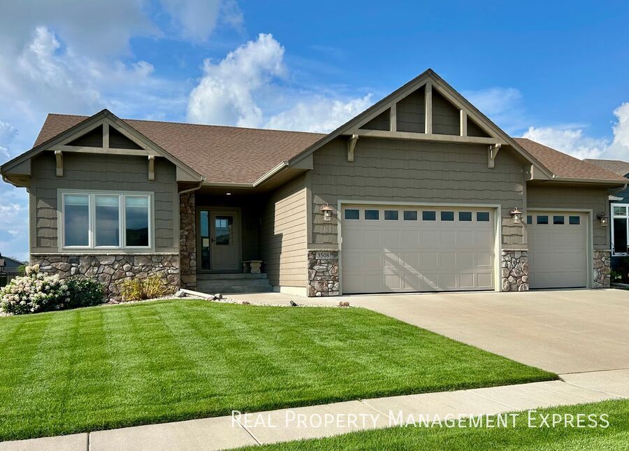 3508 E Prairie Wind Street House