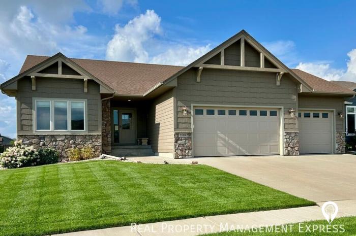 3508 E Prairie Wind Street House
