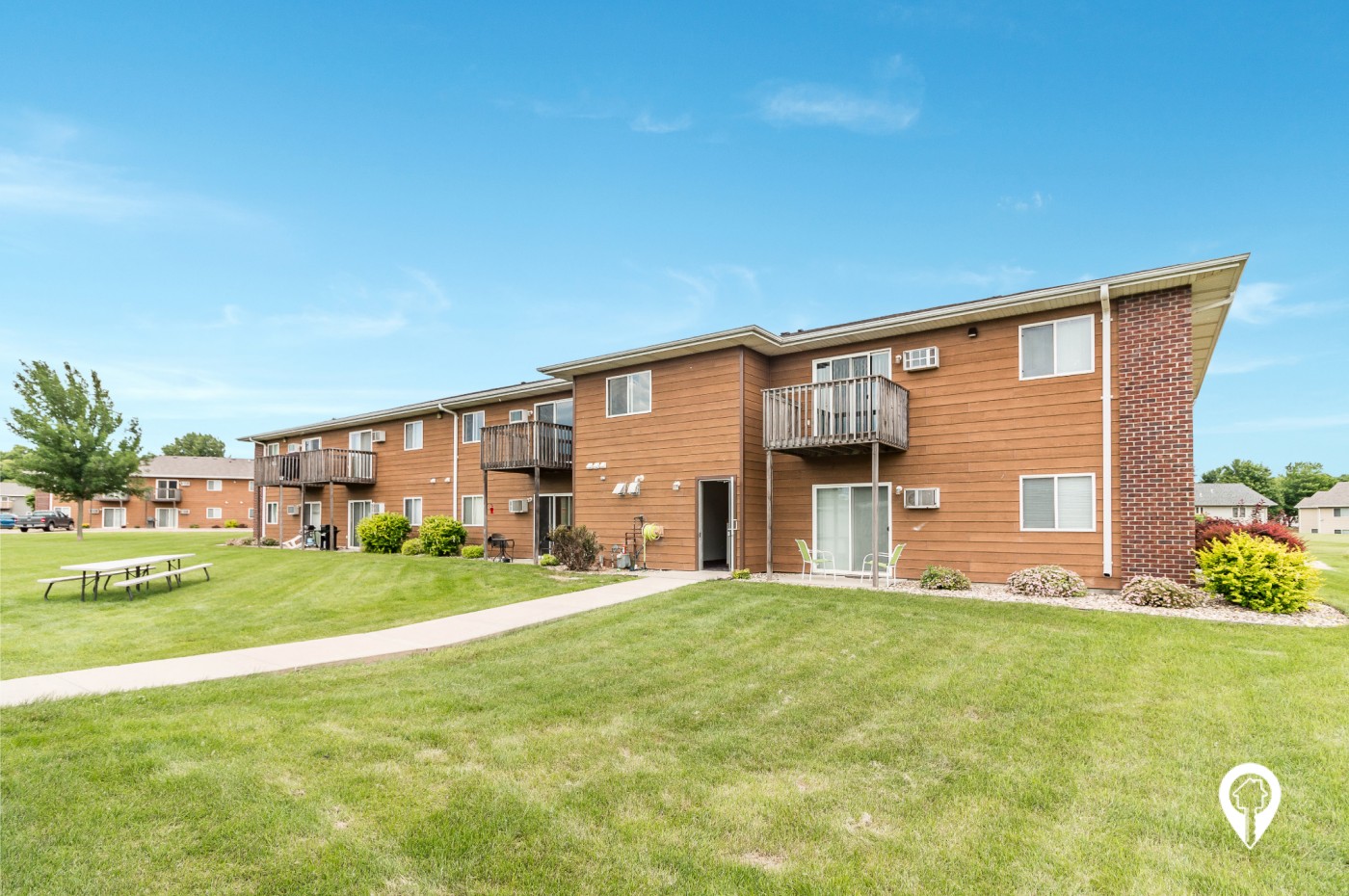 Byre Properties - Meadowbrook Apartments And Townhomes