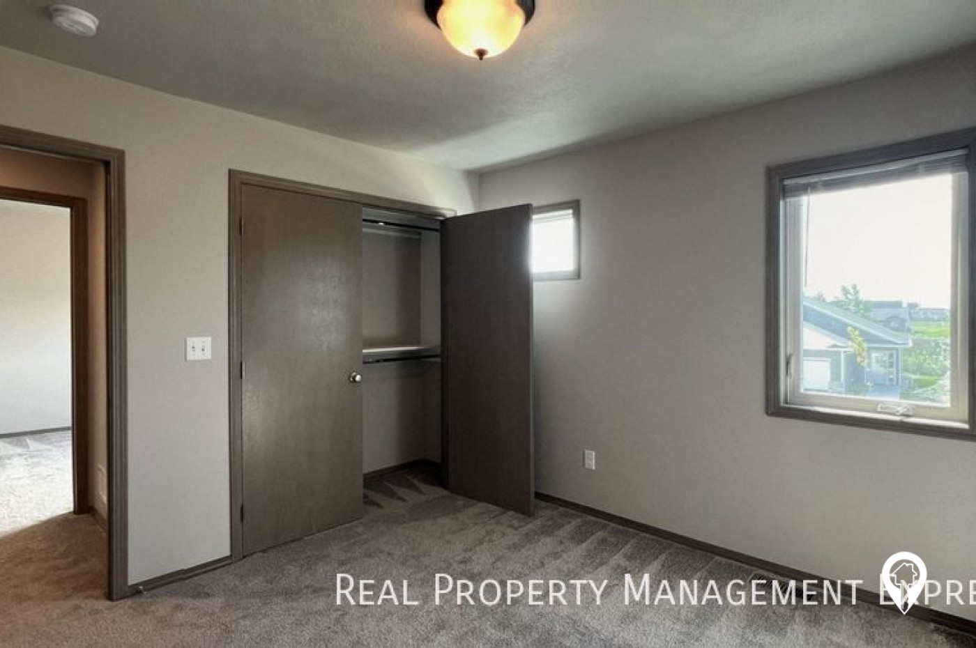 5812 S Whisper Creek Pl Townhome