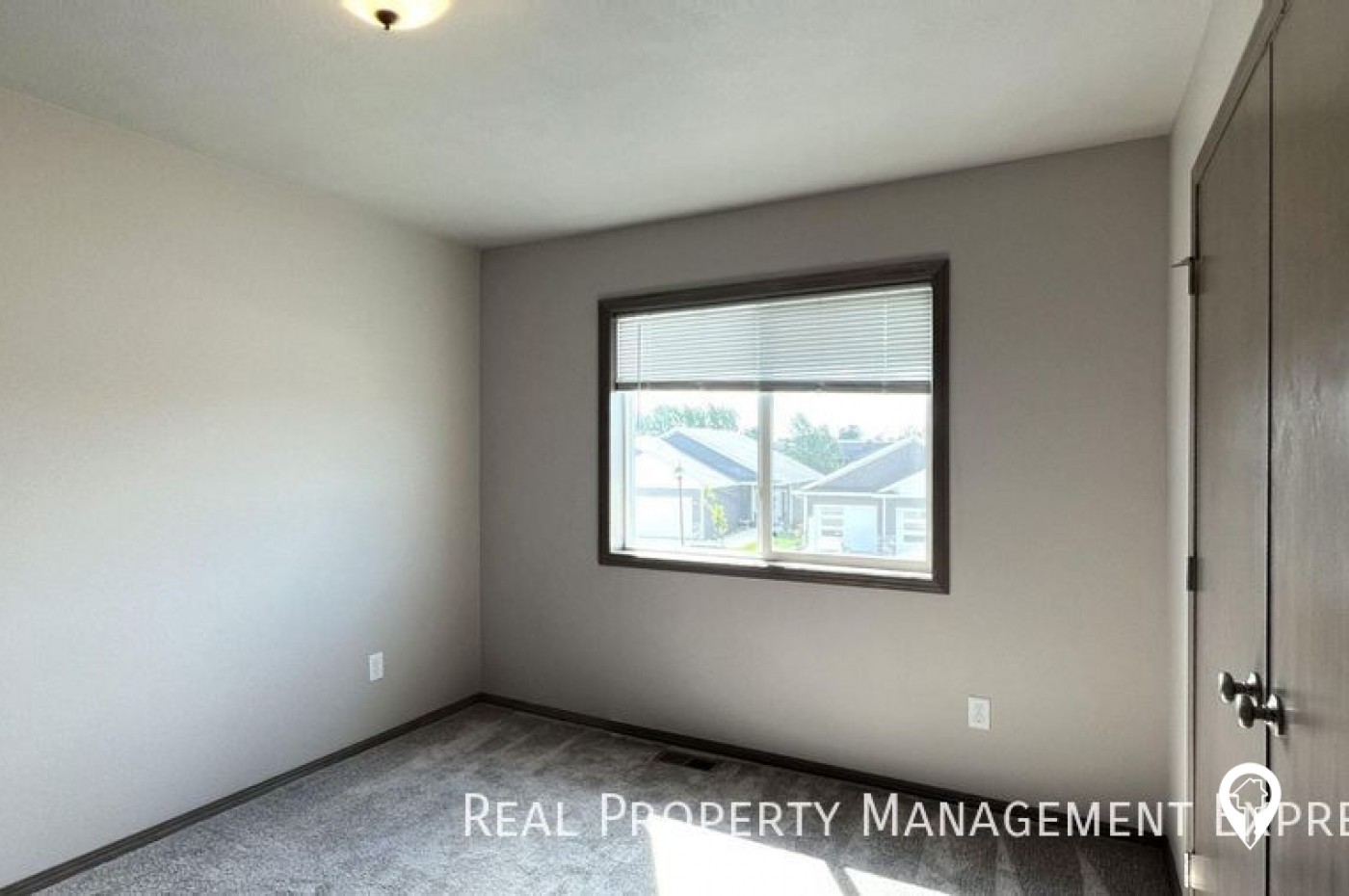 5812 S Whisper Creek Pl Townhome