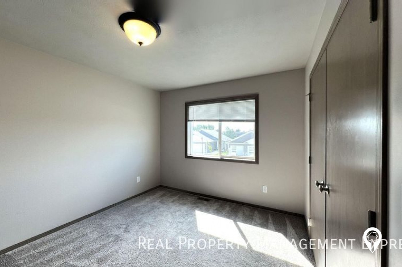 5812 S Whisper Creek Pl Townhome