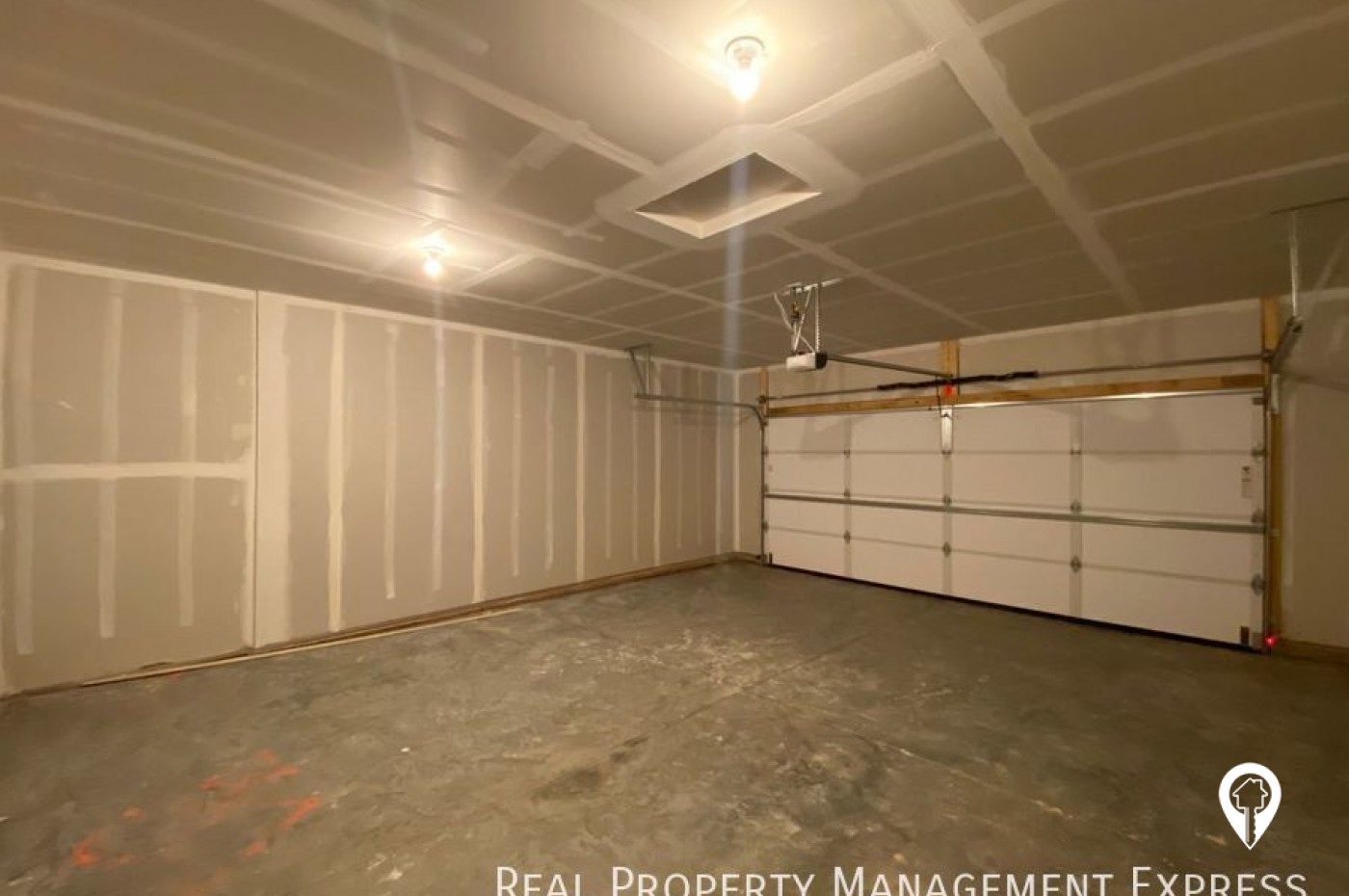 5812 S Whisper Creek Pl Townhome