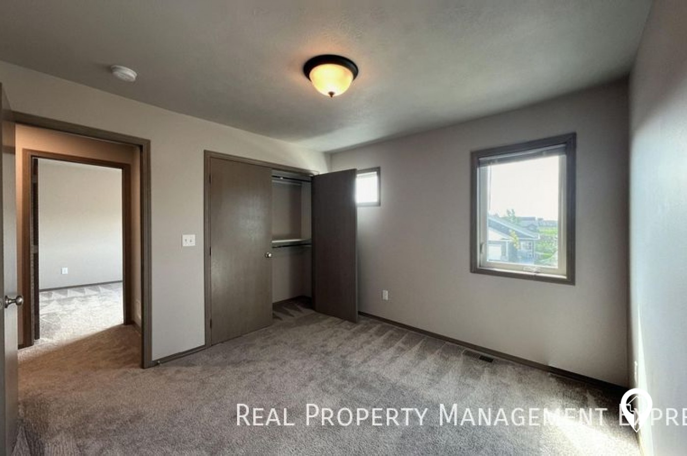 5812 S Whisper Creek Pl Townhome