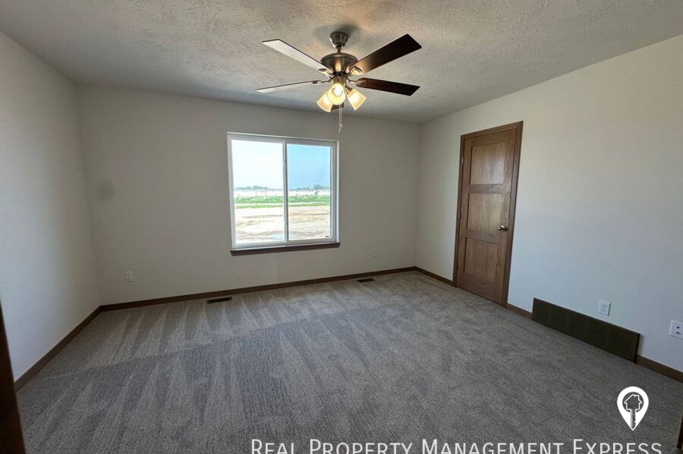 3400 S Heather Ave Townhome