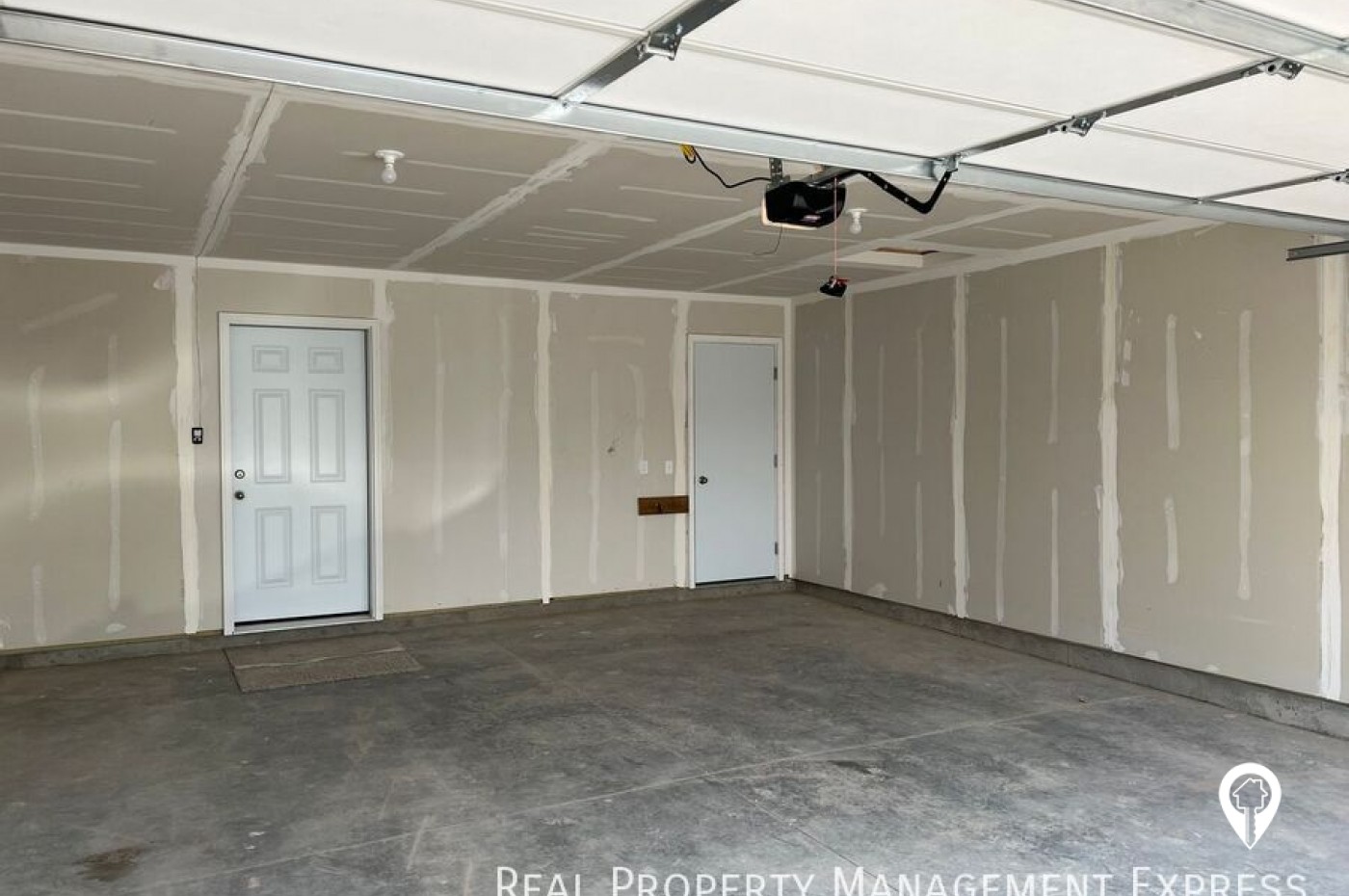 3400 S Heather Ave Townhome