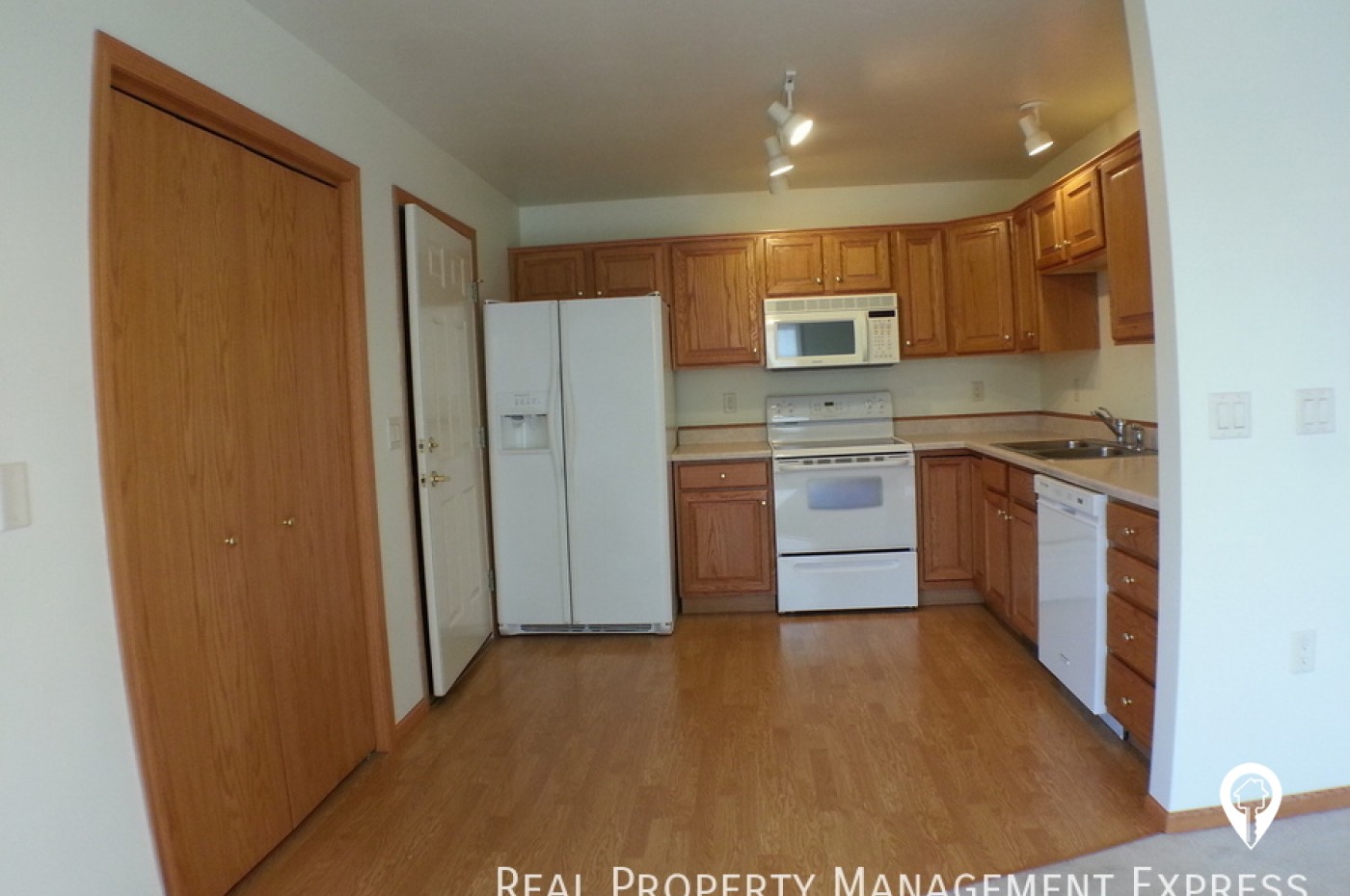 5202 S Baneberry Ave Twin Home