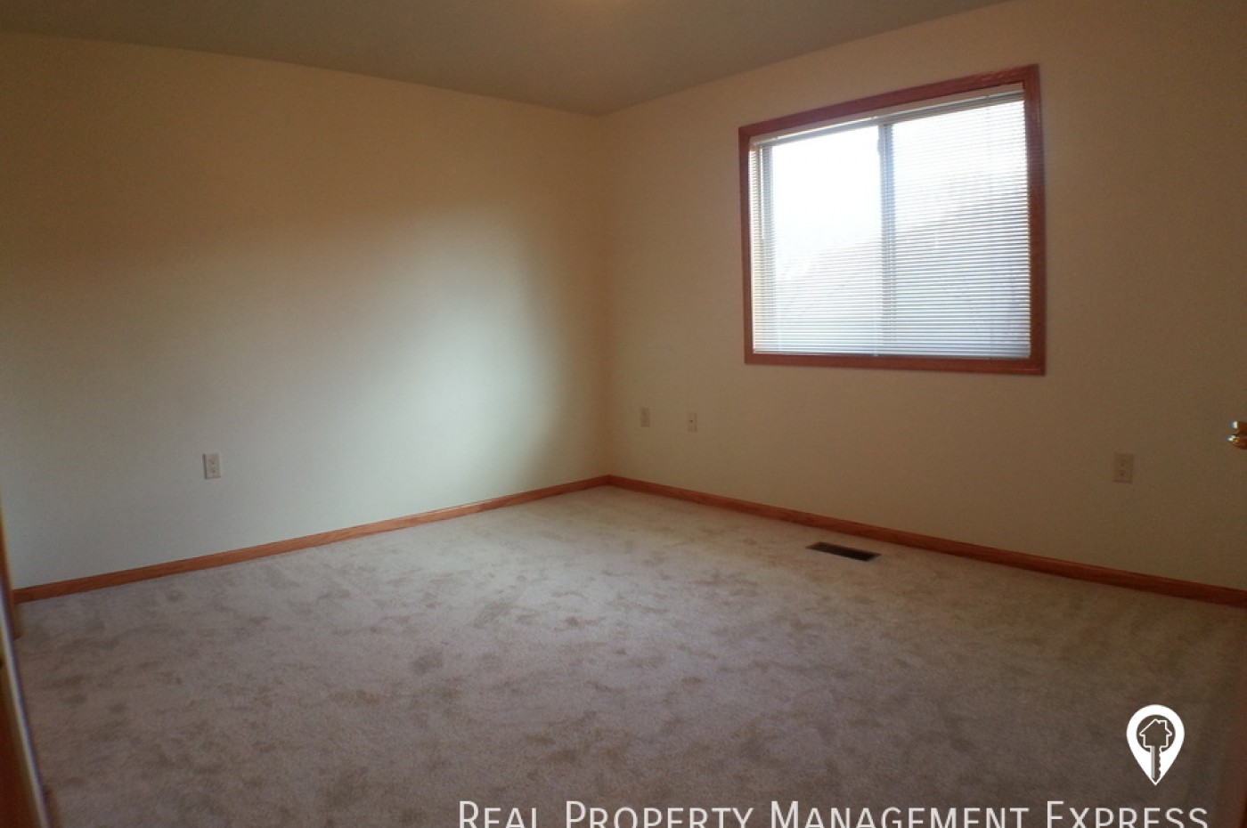 5202 S Baneberry Ave Twin Home