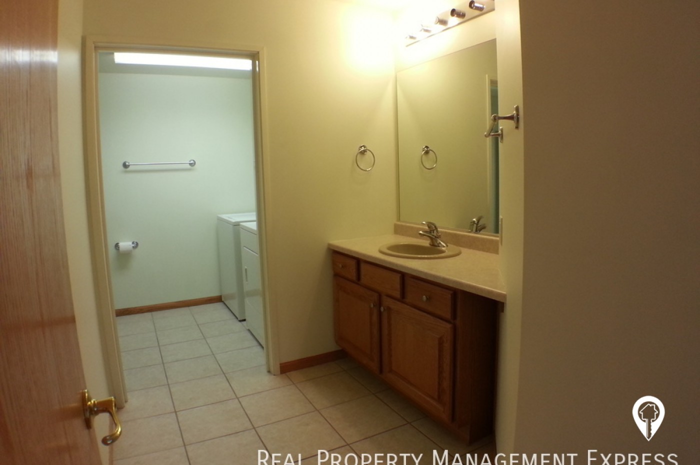 5202 S Baneberry Ave Twin Home