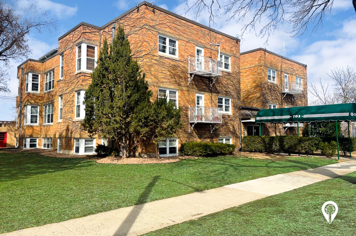 Summit Apartments