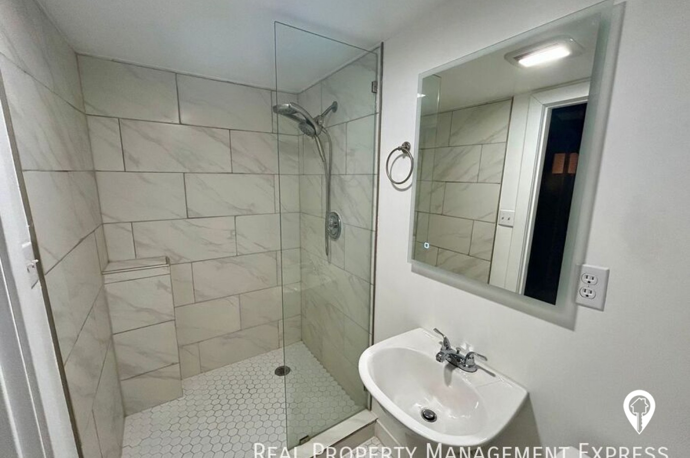 3005 E 22nd St House