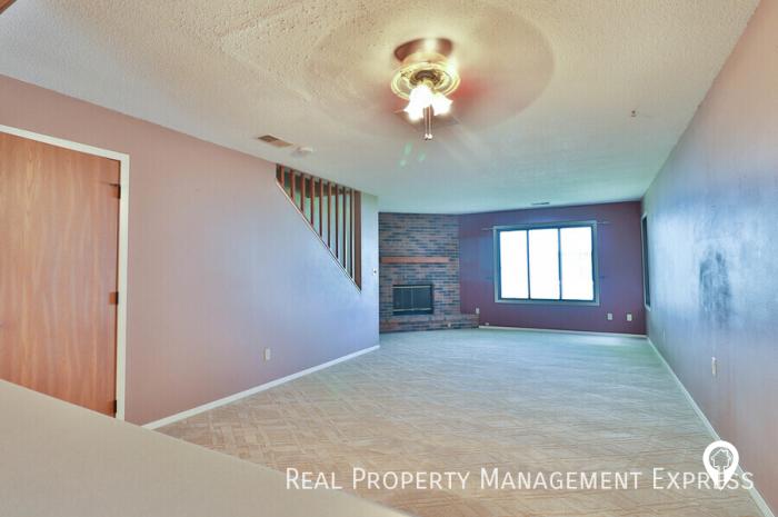1012 S Newport Pl Townhome