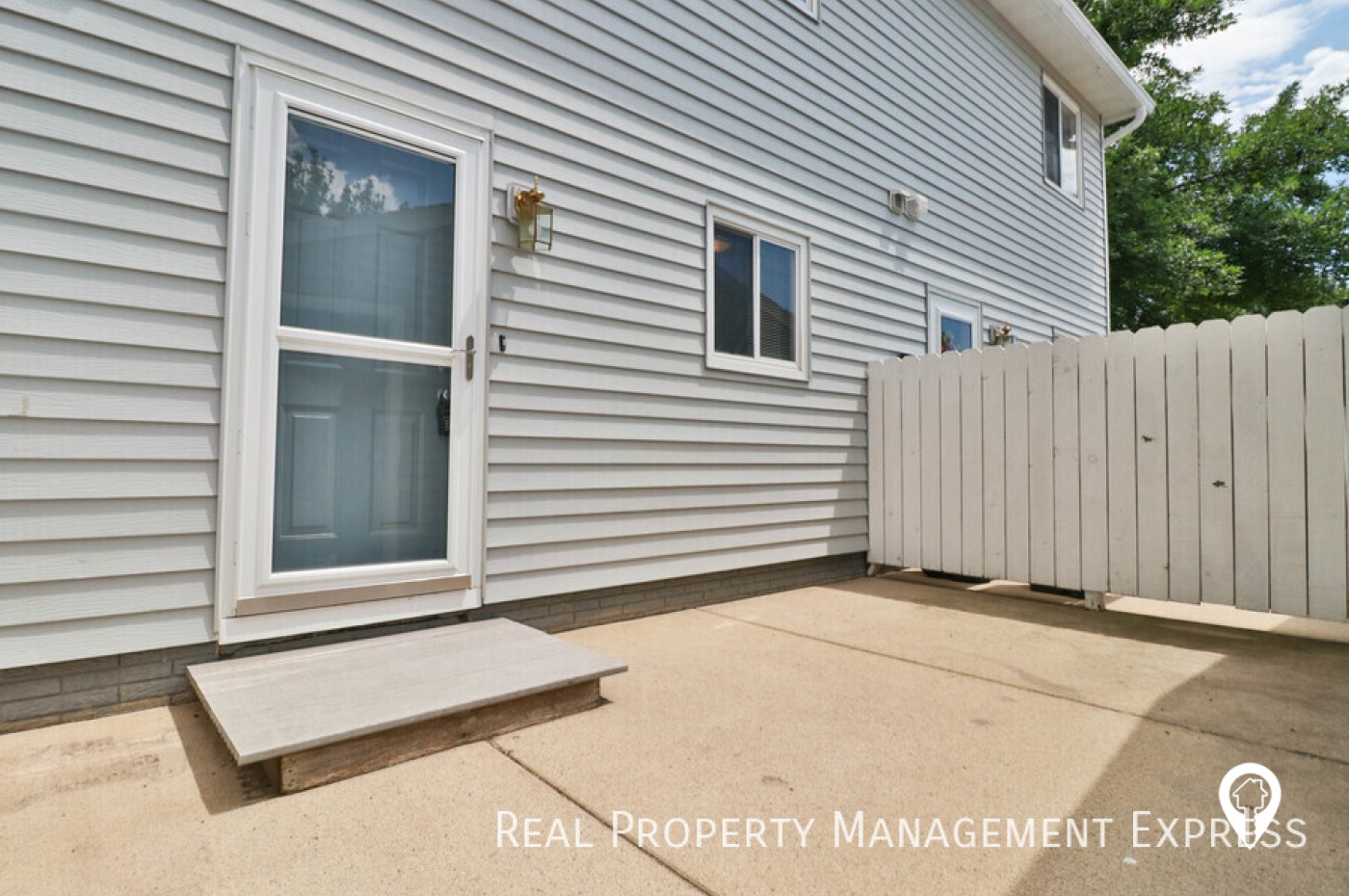 1012 S Newport Pl Townhome