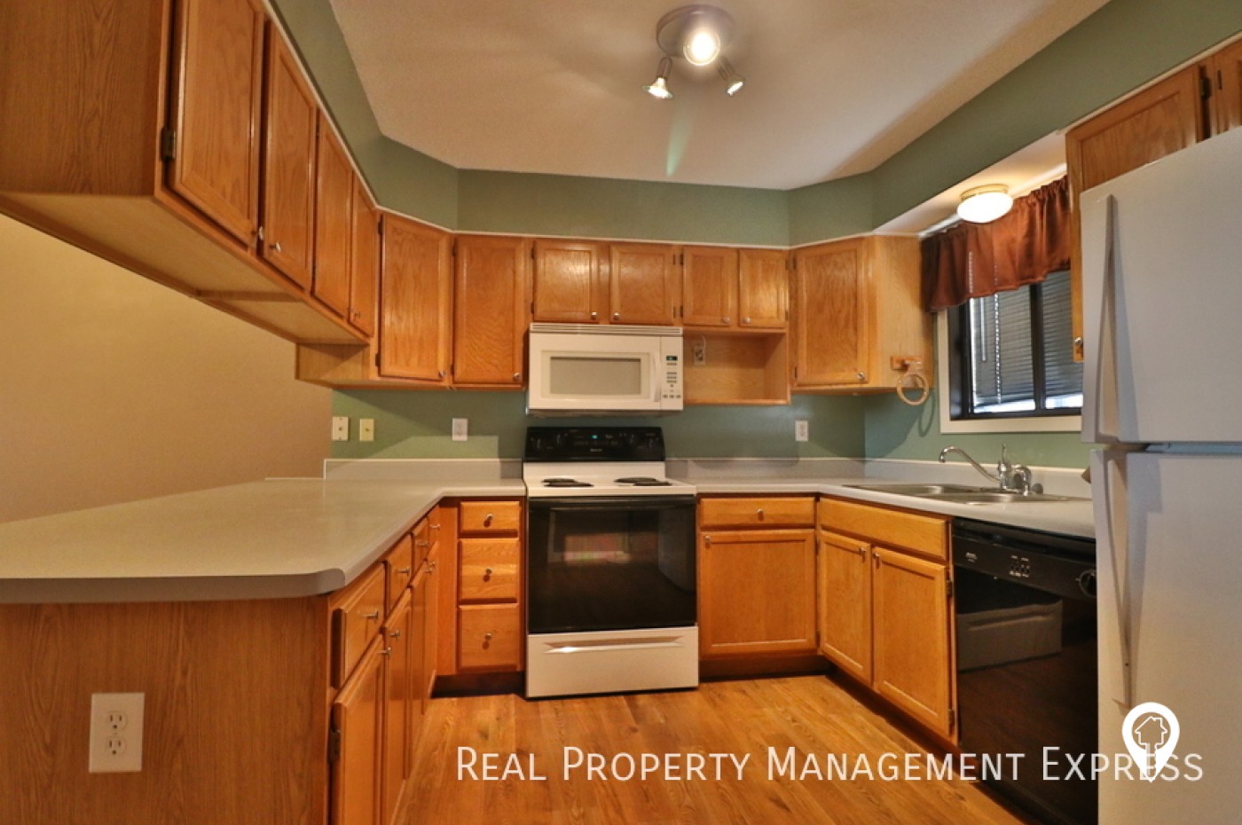 1012 S Newport Pl Townhome