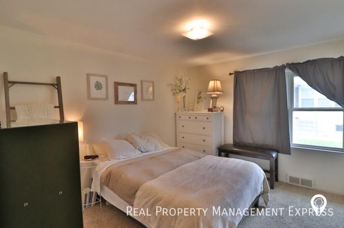 1413 S Willow Ave Apartment