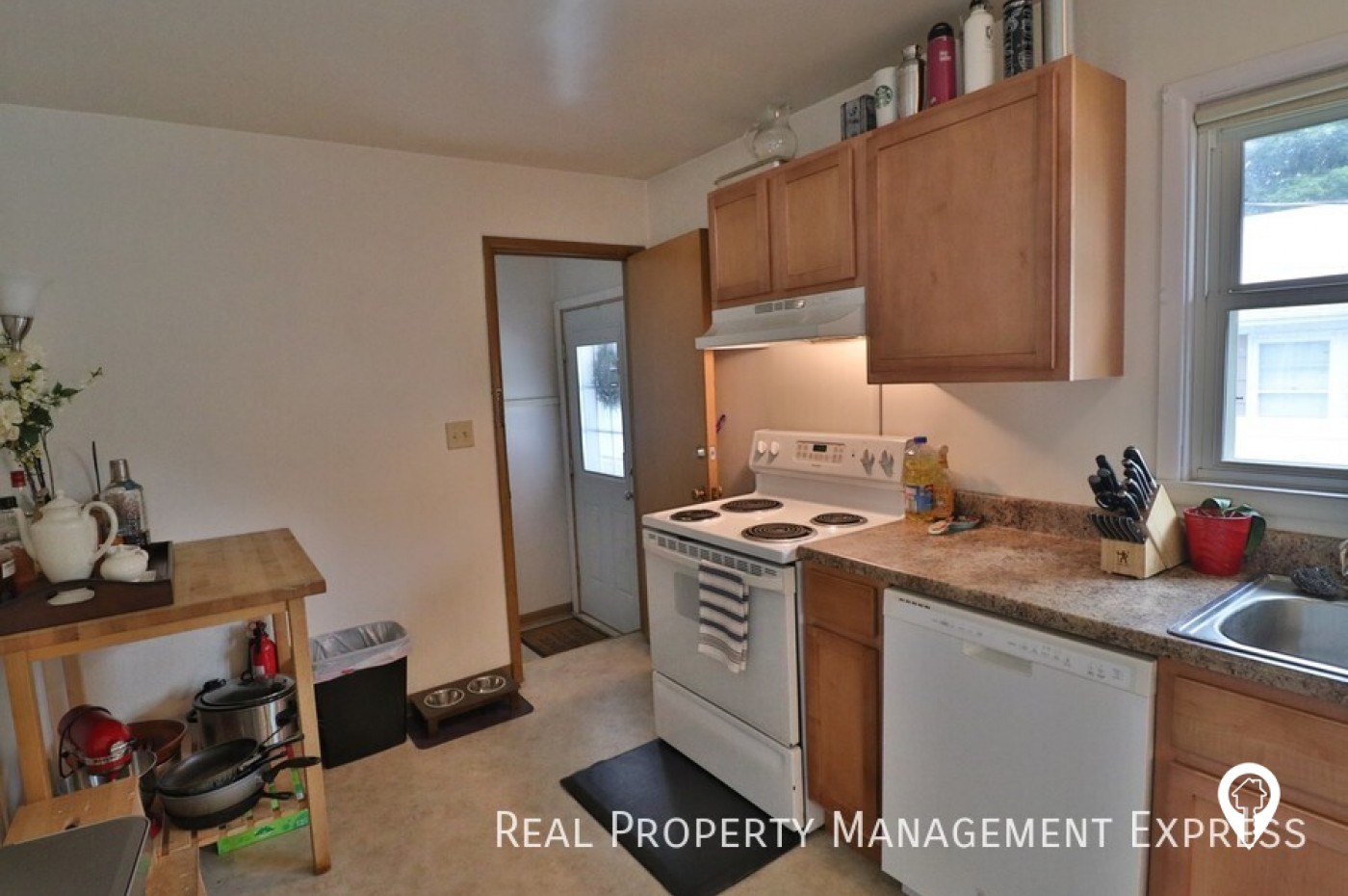 1413 S Willow Ave Apartment