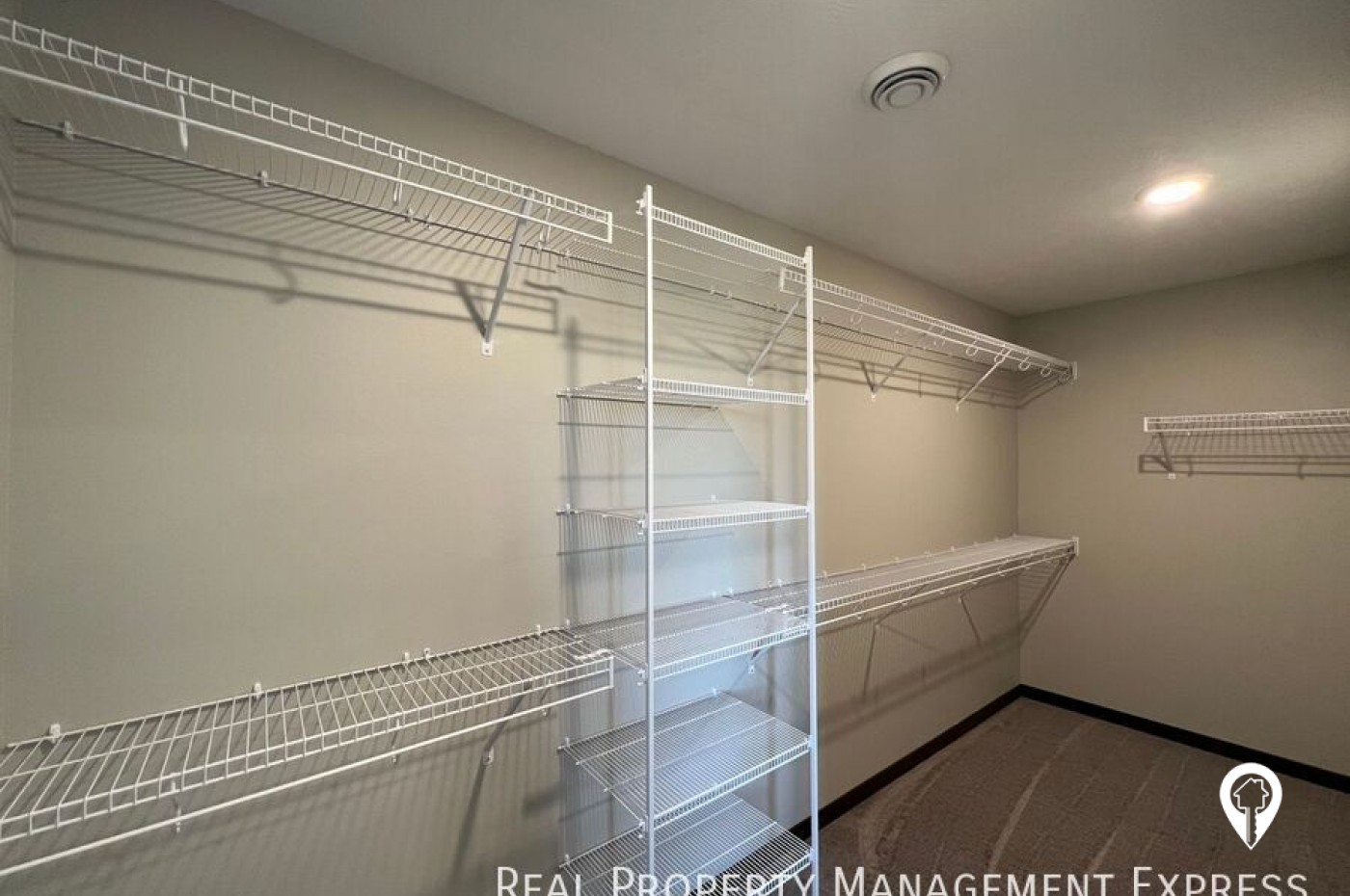 4507 E 53rd St Townhome