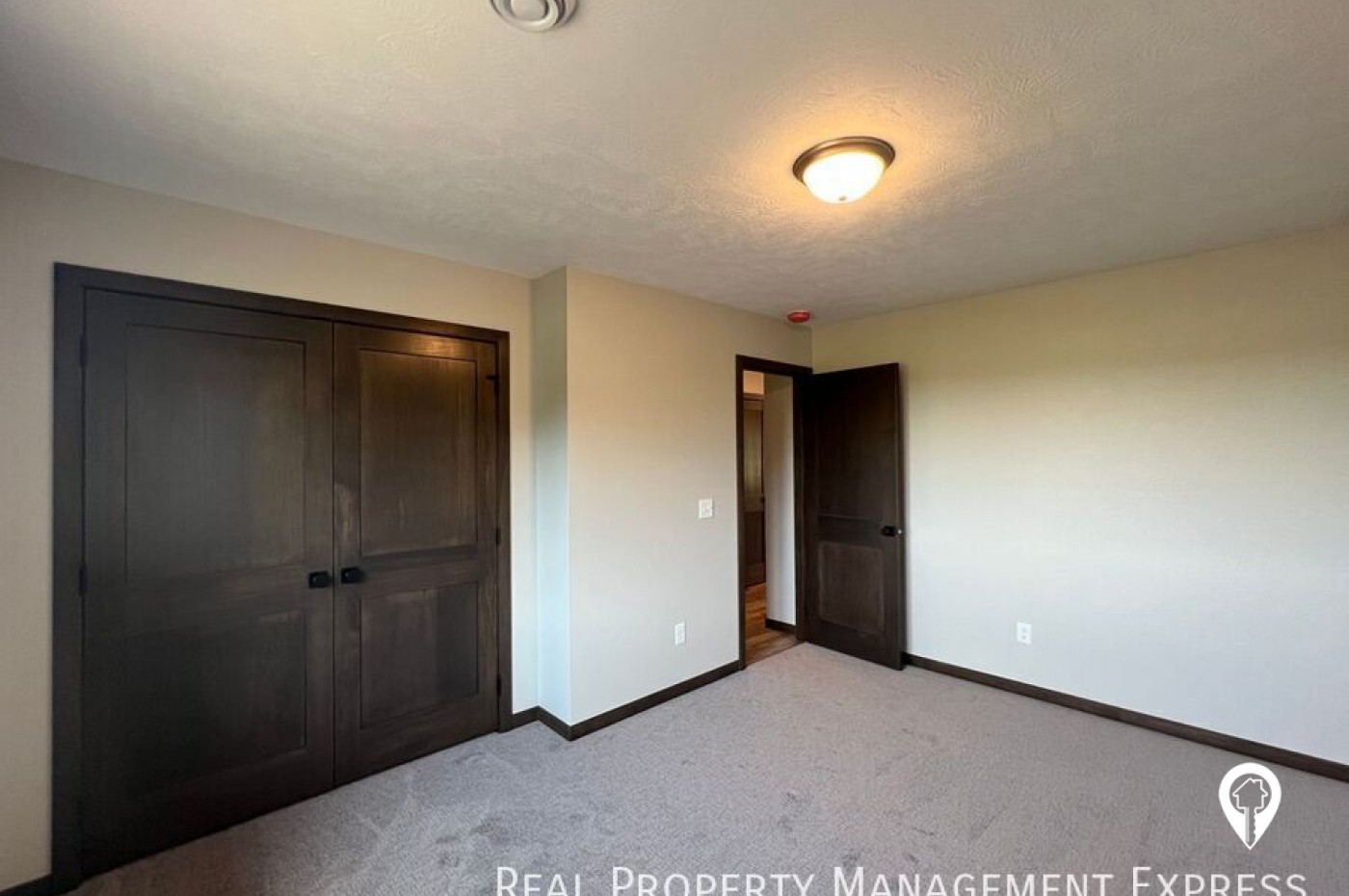 4507 E 53rd St Townhome