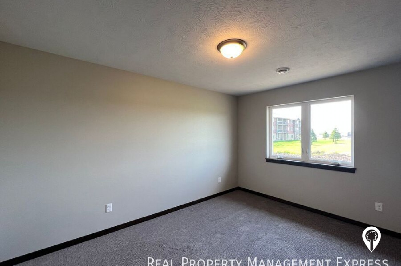 4507 E 53rd St Townhome