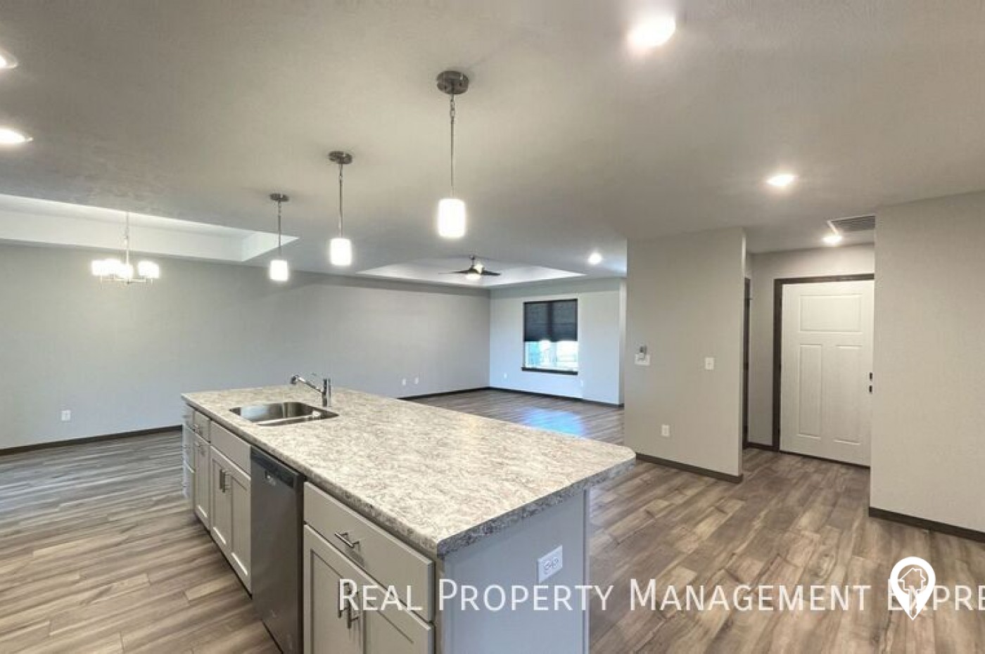 4507 E 53rd St Townhome