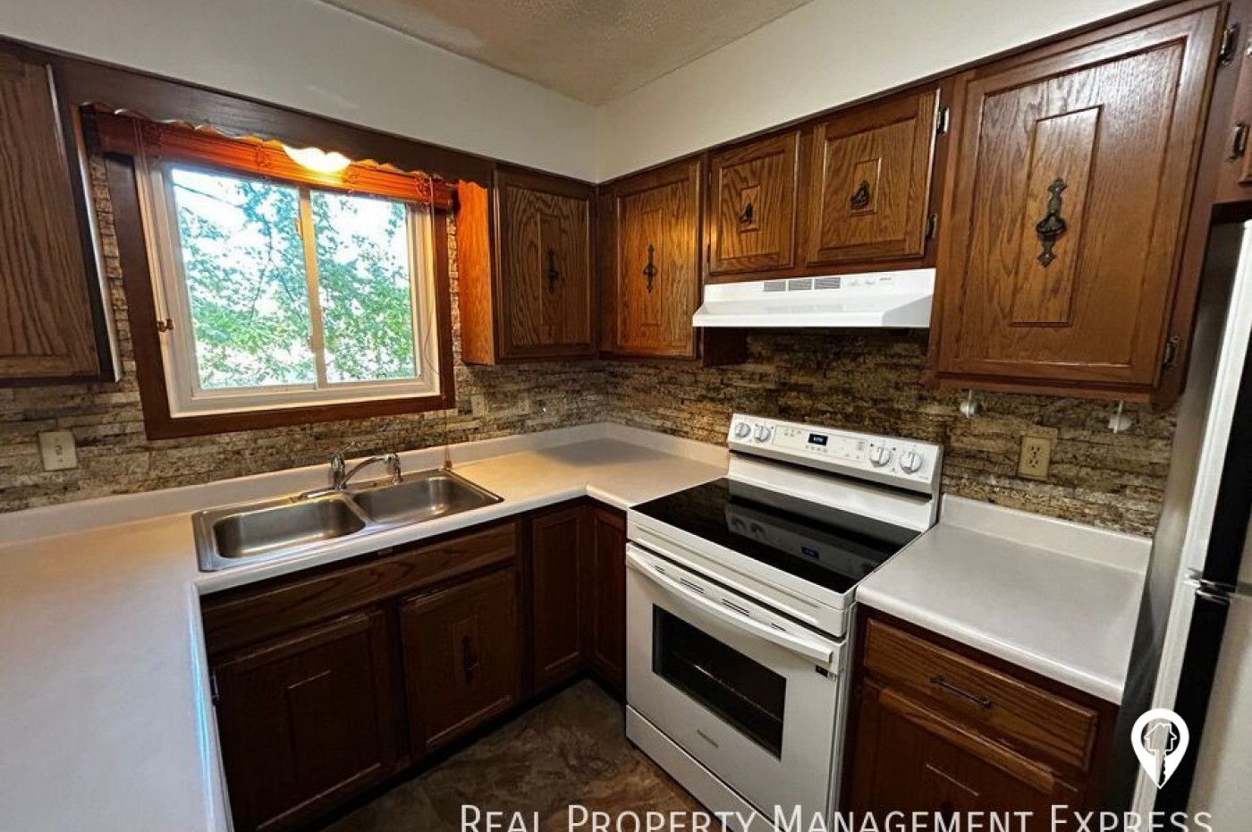 1033 N Lowell Ave House