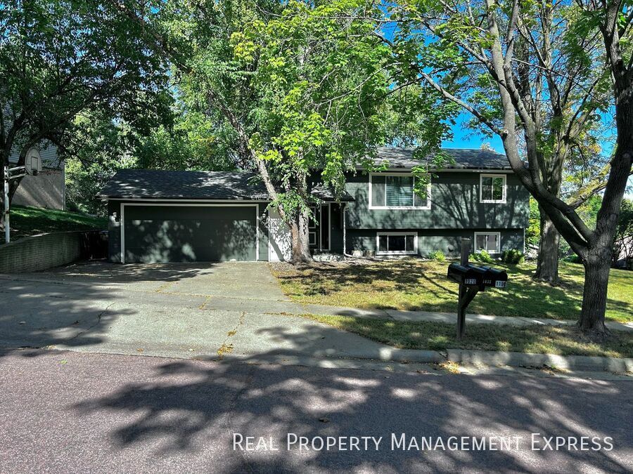 1033 N Lowell Ave House
