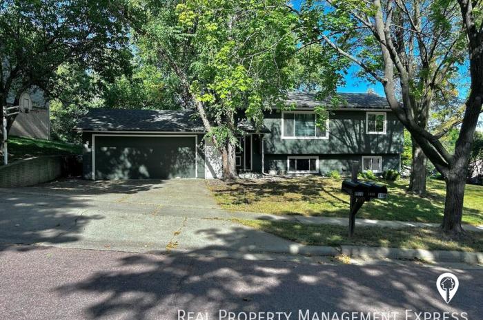 1033 N Lowell Ave House
