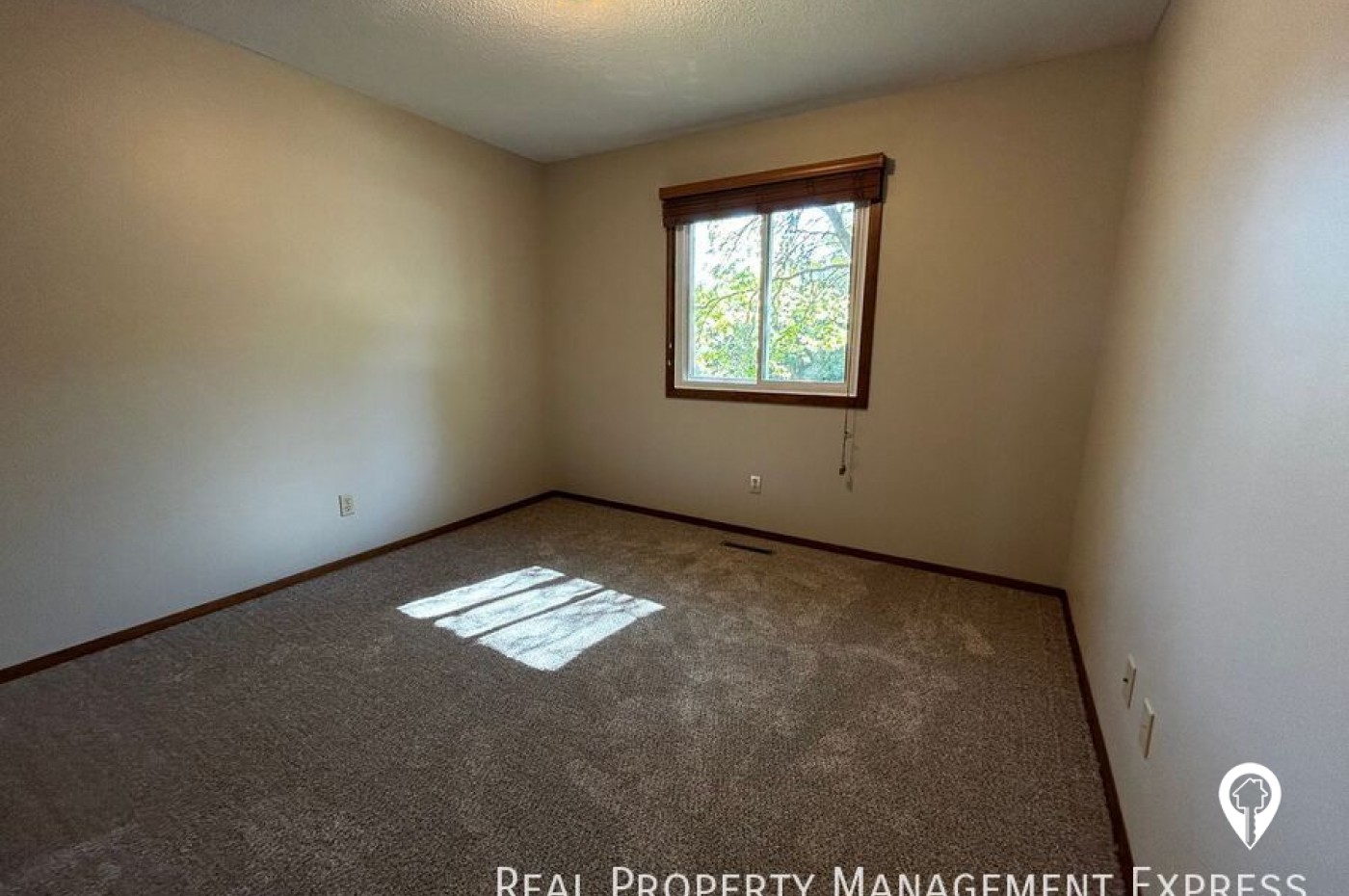 1033 N Lowell Ave House