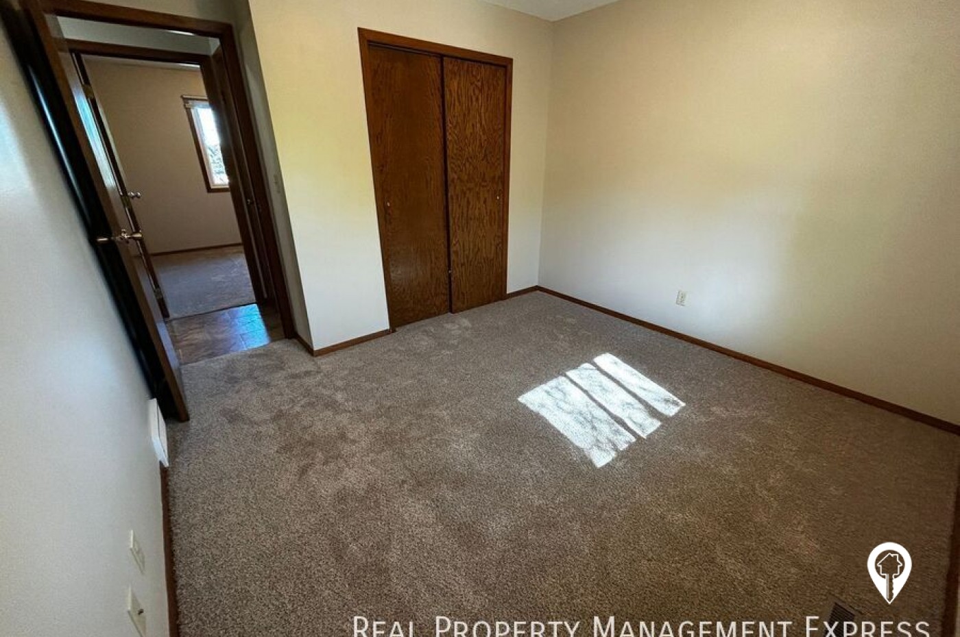 1033 N Lowell Ave House