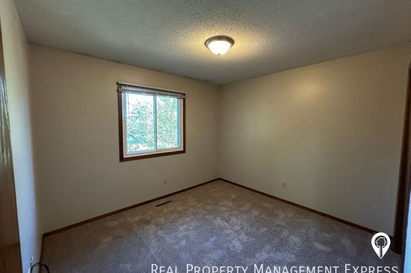 1033 N Lowell Ave House