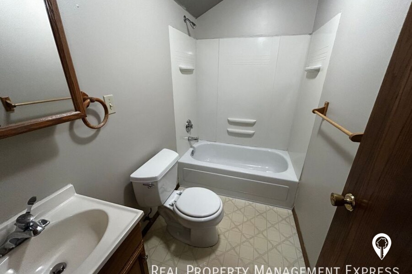1033 N Lowell Ave House
