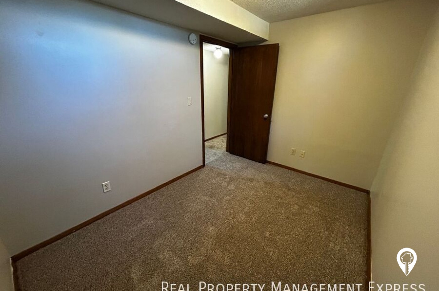 1033 N Lowell Ave House